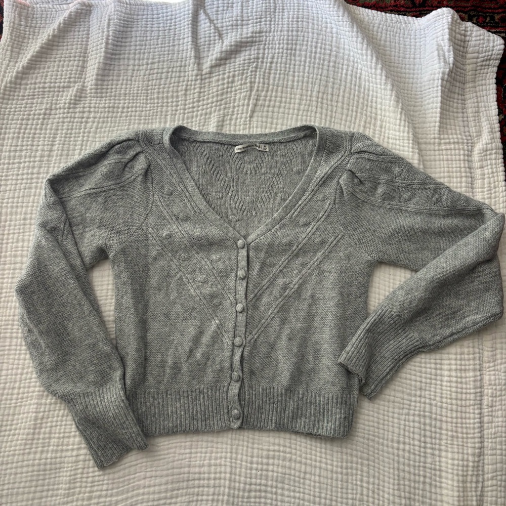 Abercrombie and Fitch grey cable knit puff sleeve v neck cardigan sweater medium